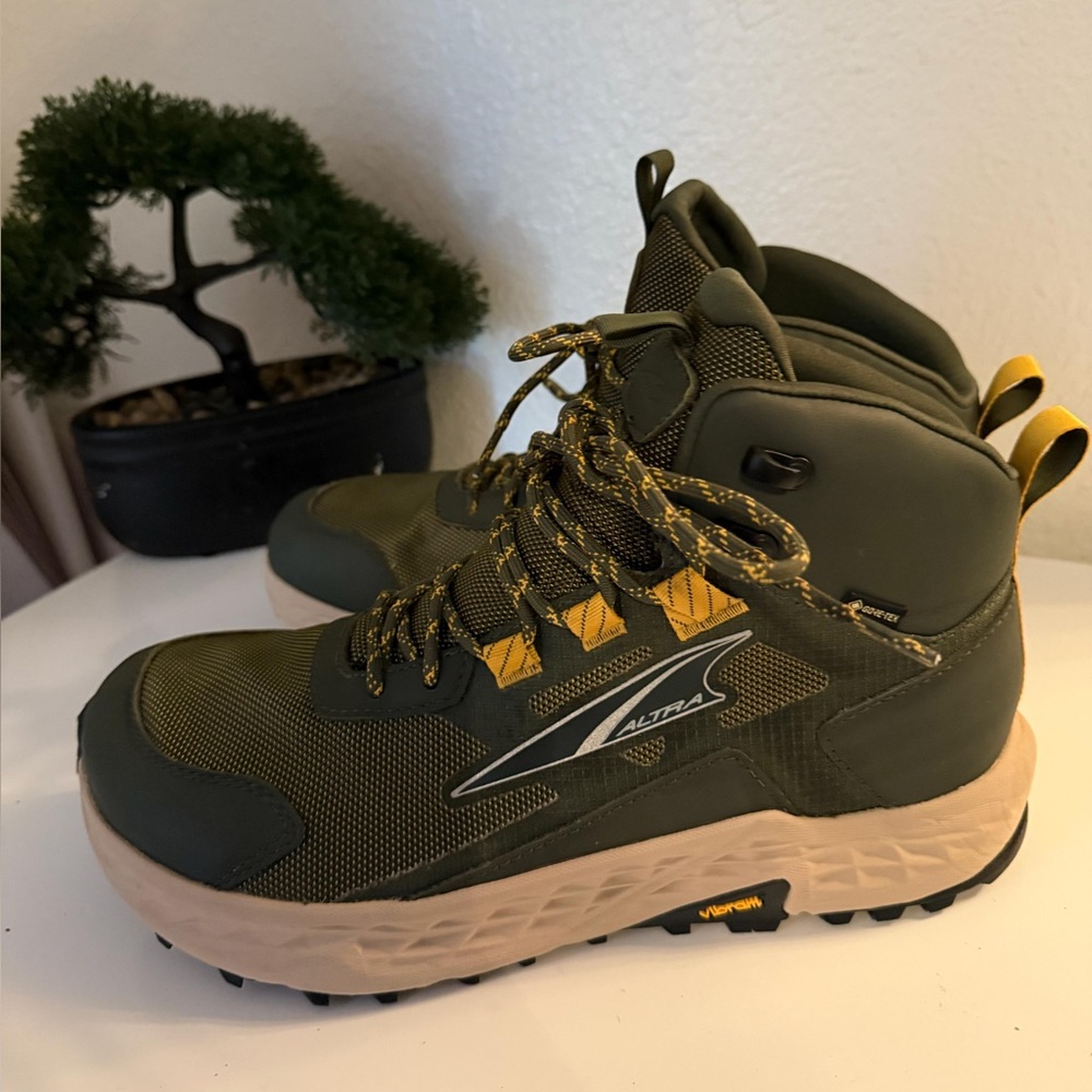 Altra Olive Green Apparel - Picture 3 of 7